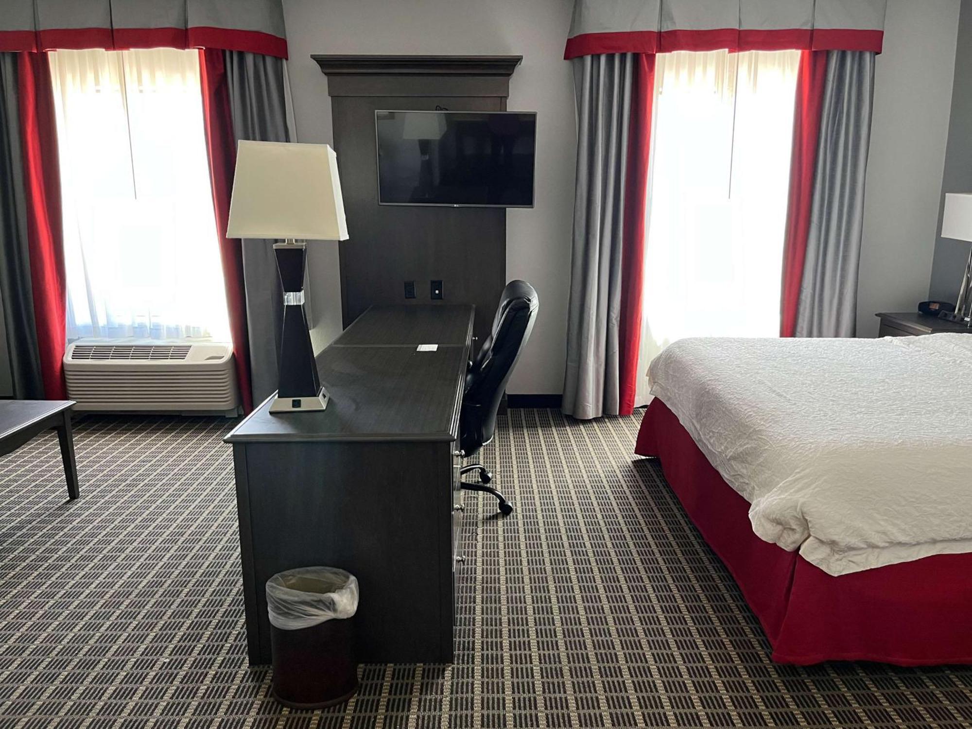 Hampton Inn Pearsall Exterior foto
