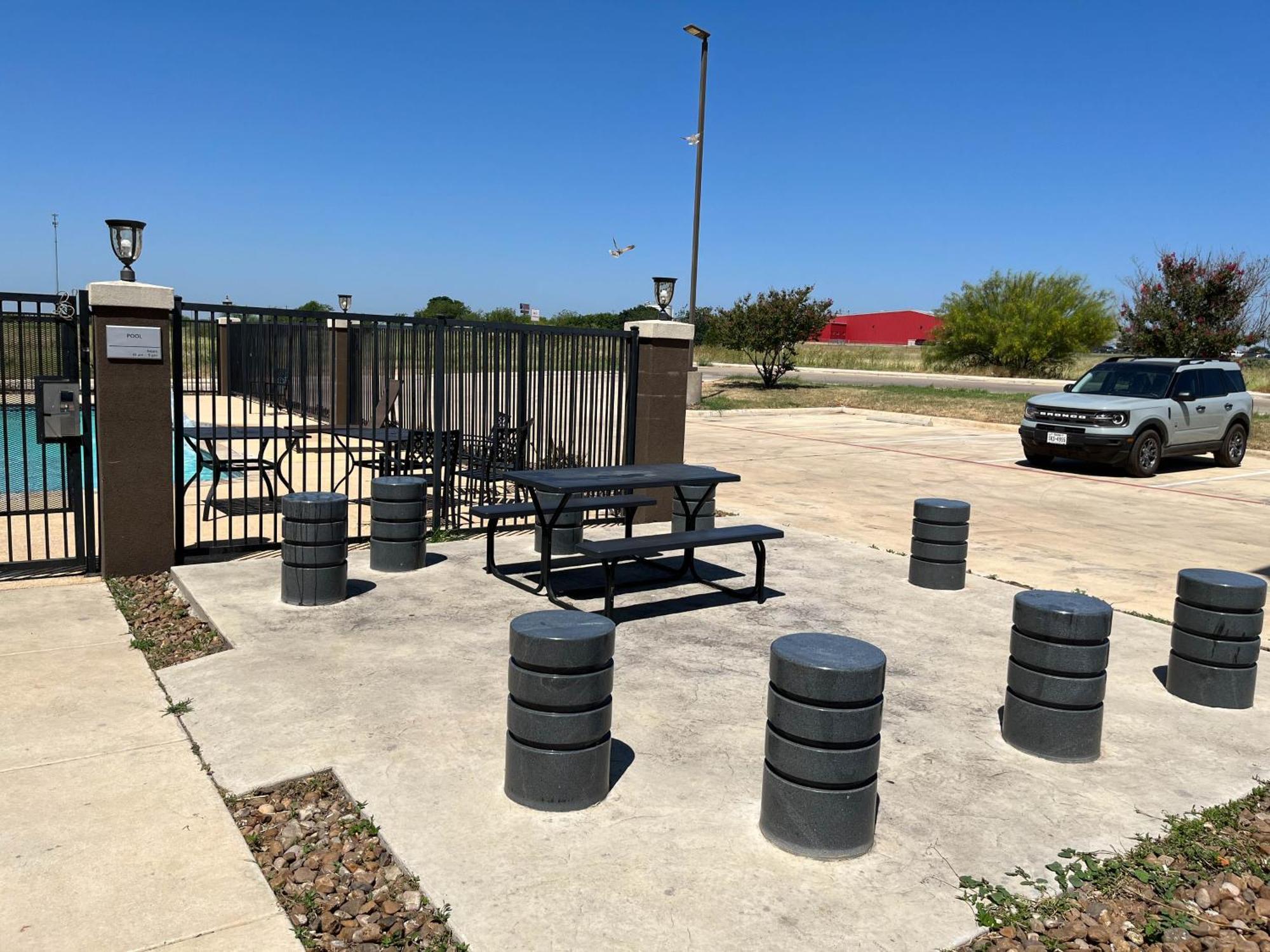 Hampton Inn Pearsall Exterior foto